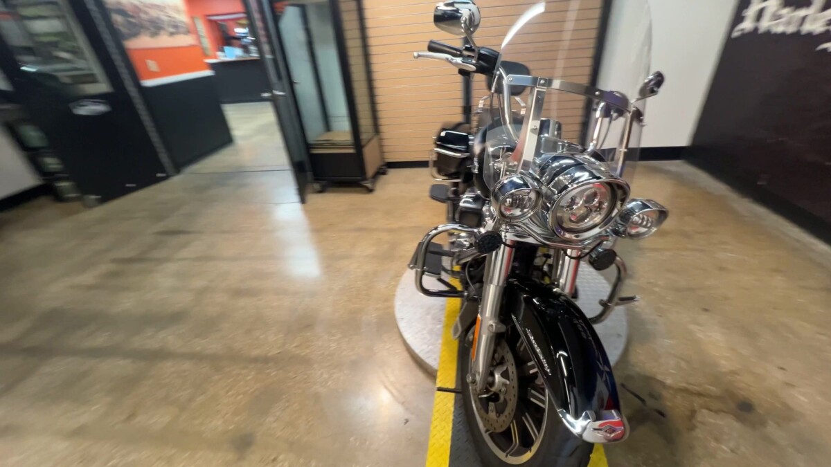 2017 Harley-Davidson Road King FLHR - Photo 7