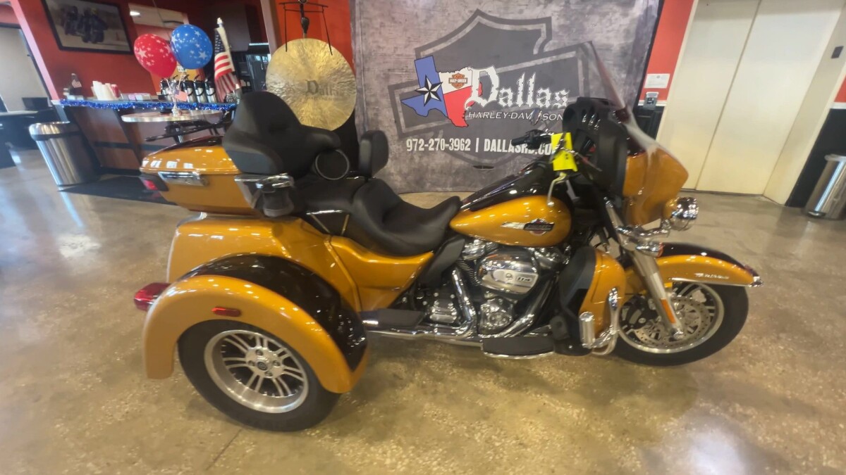 2023 Harley-Davidson Tri Glide Ultra FLHTCUTG - Photo 5