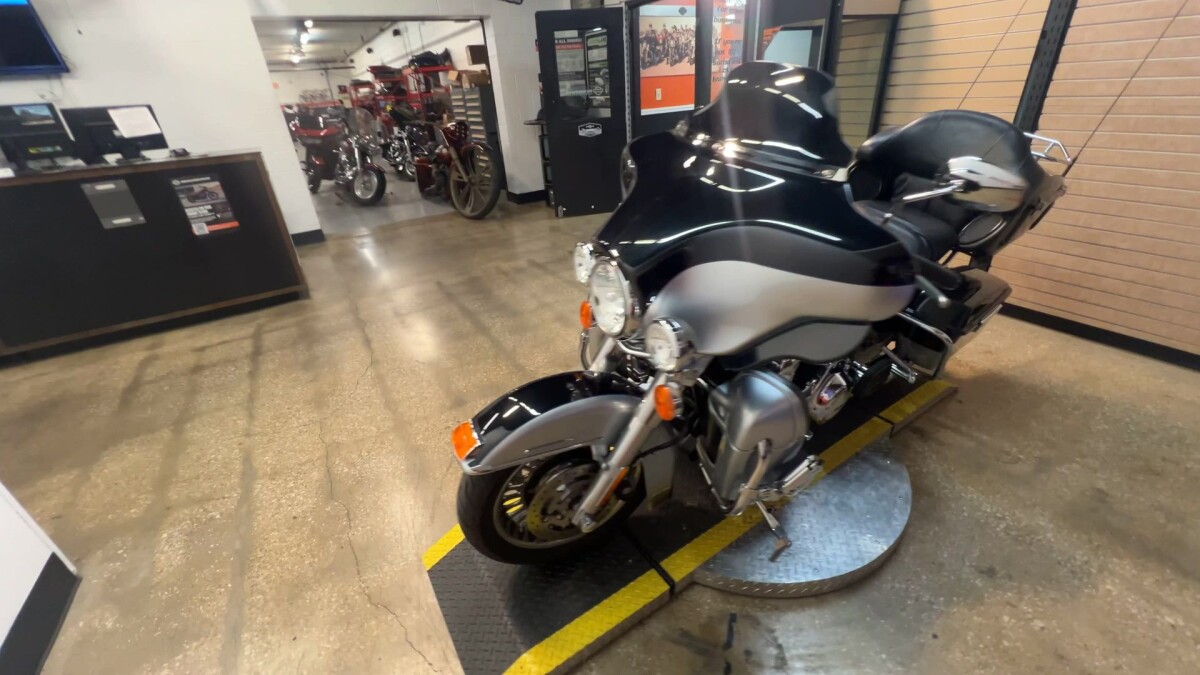 2013 Harley-Davidson Electra Glide Ultra Limited FLHTK - Photo 7
