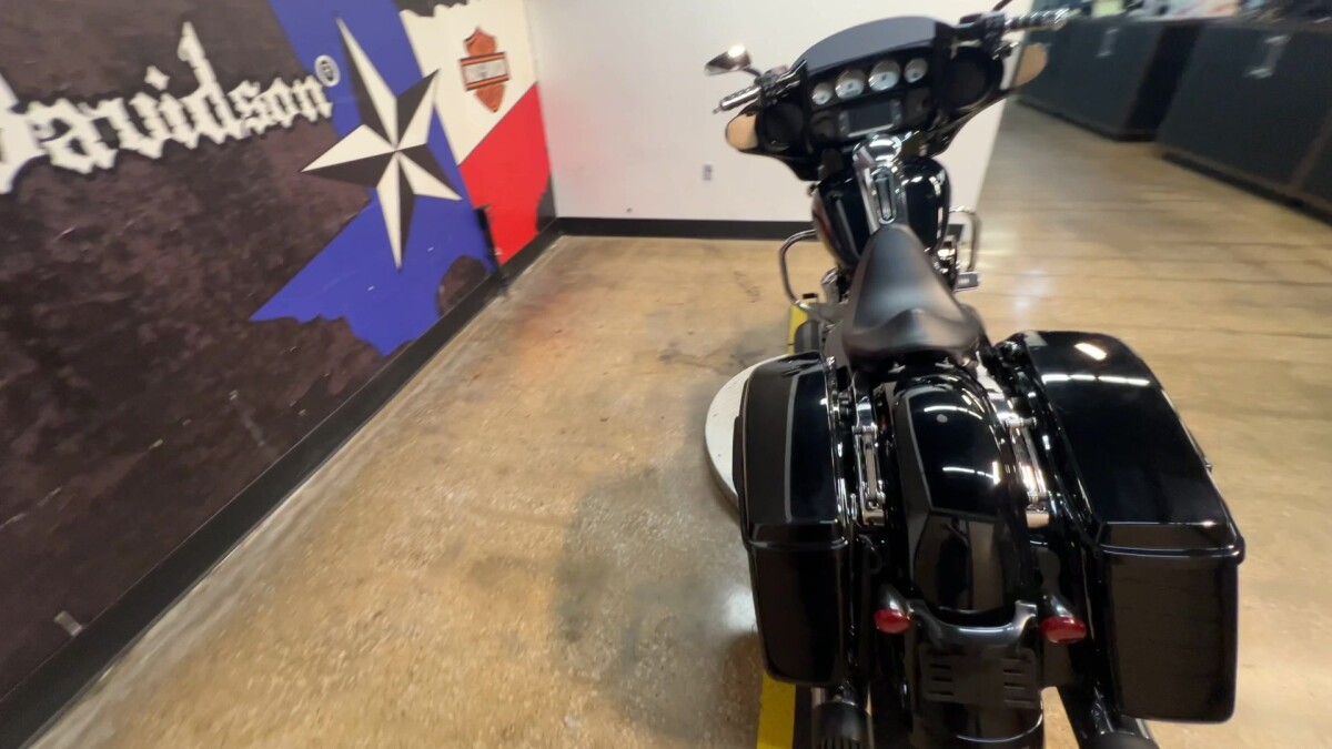 2017 Harley-Davidson Street Glide Special FLHXS - Photo 2