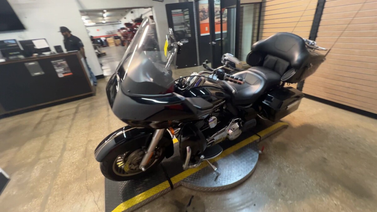 2013 Harley-Davidson Road Glide Ultra FLTRU - Photo 8