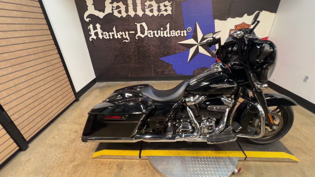 2017 Harley-Davidson Street Glide Special FLHXS - Photo 4