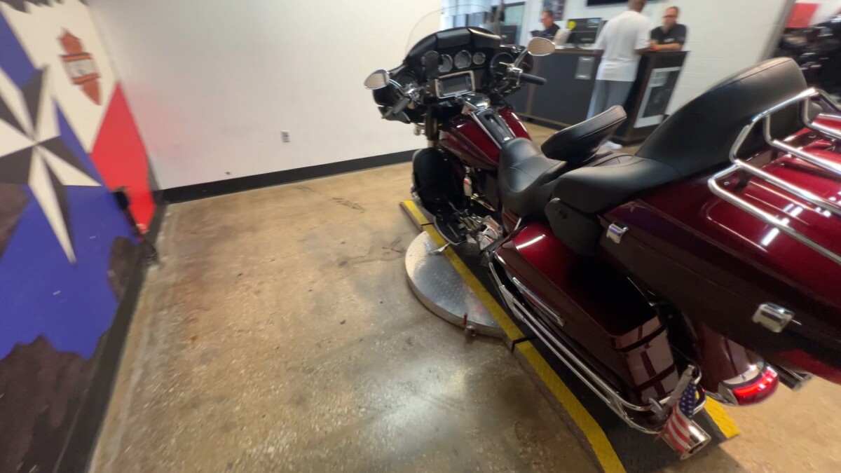2014 Harley-Davidson Ultra Limited FLHTK - Photo 2