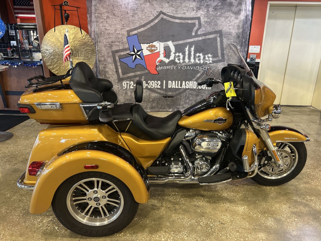 2023 Harley-Davidson Tri Glide Ultra FLHTCUTG