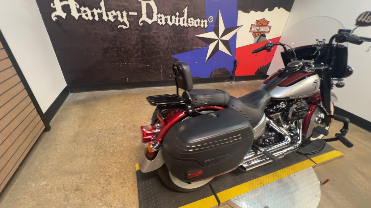 2019 Harley-Davidson Heritage Classic 114 FLHCS - Photo 3