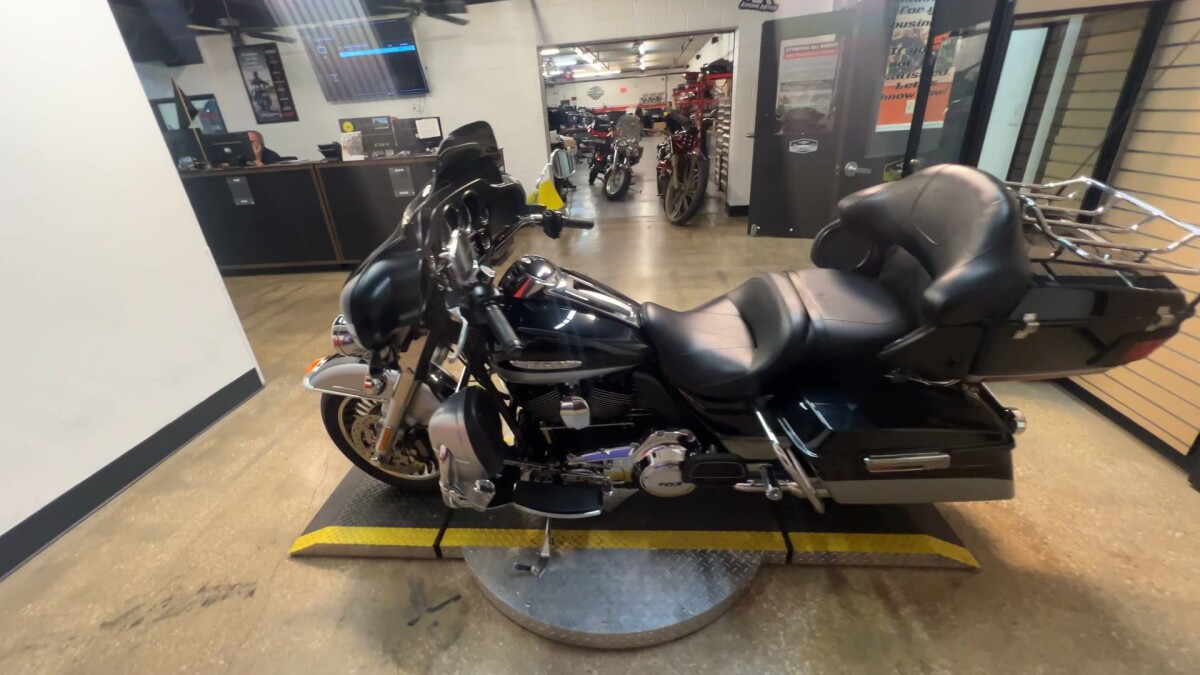 2013 Harley-Davidson Electra Glide Ultra Limited FLHTK - Photo 8