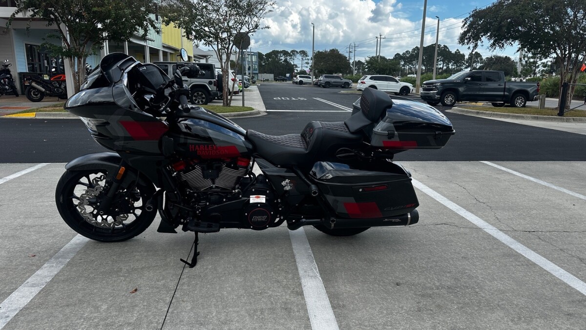 2025 Harley-Davidson CVO Road Glide ST - Photo 5