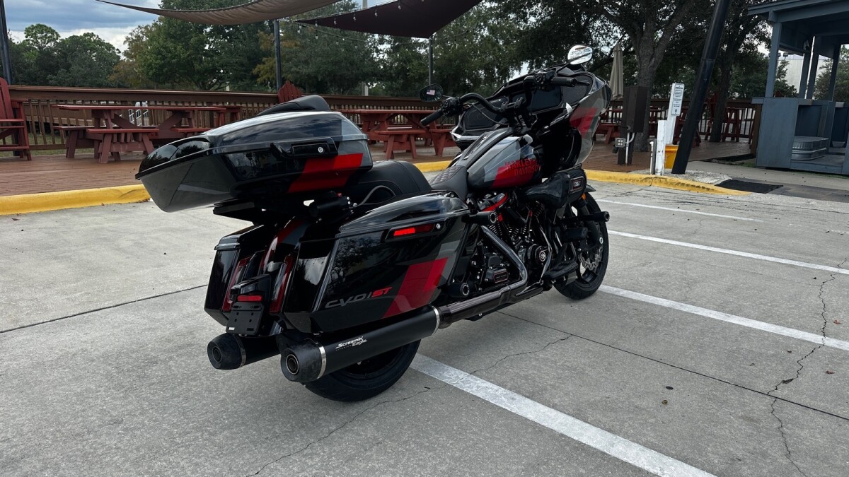2025 Harley-Davidson CVO Road Glide ST - Photo 2