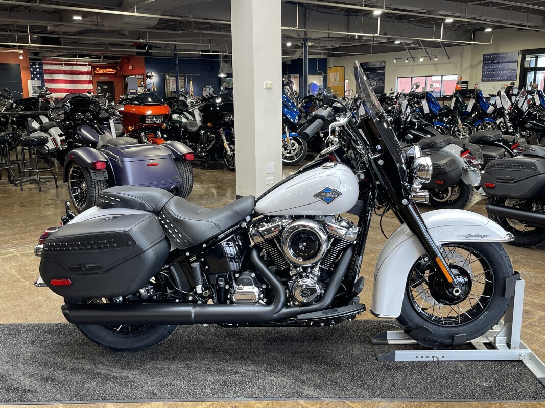 Harley-Davidson Heritage Classic 2025 FLHC WHITE ONYX PRL - Photo 5
