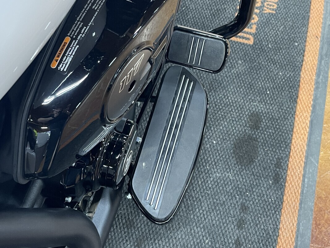 Harley-Davidson Road Glide 2025 FLTRX WHITE ONYX PEARL - Photo 4