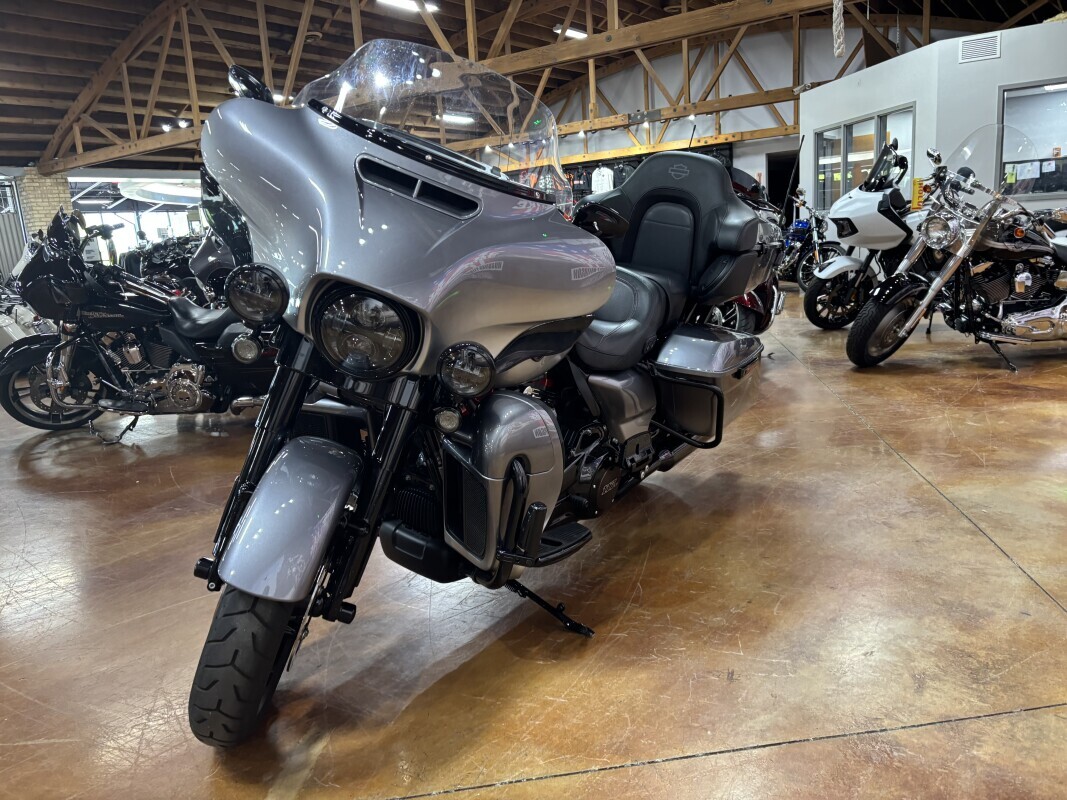 Harley-Davidson CVO Limited 2019 FLHTKSE GRAY - Photo 5