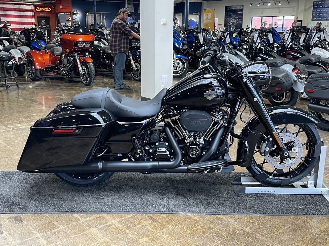 Harley-Davidson Road King Special 2025 FLHRXS VIVID BLACK - Photo 5