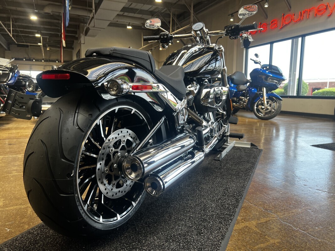 Harley-Davidson Breakout 2025 FXBR VIVID BLACK - Photo 8