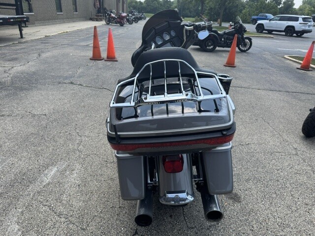 Harley-Davidson Electra Glide Ultra Classic 2017 FLHTCU SILVER/BLACK - Photo 3