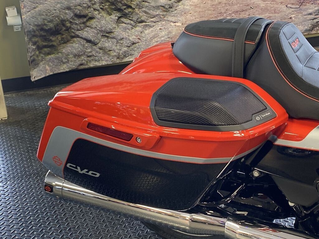 Harley-Davidson CVO Street Glide 2024 FLHXSE LEGENDARY - Photo 6