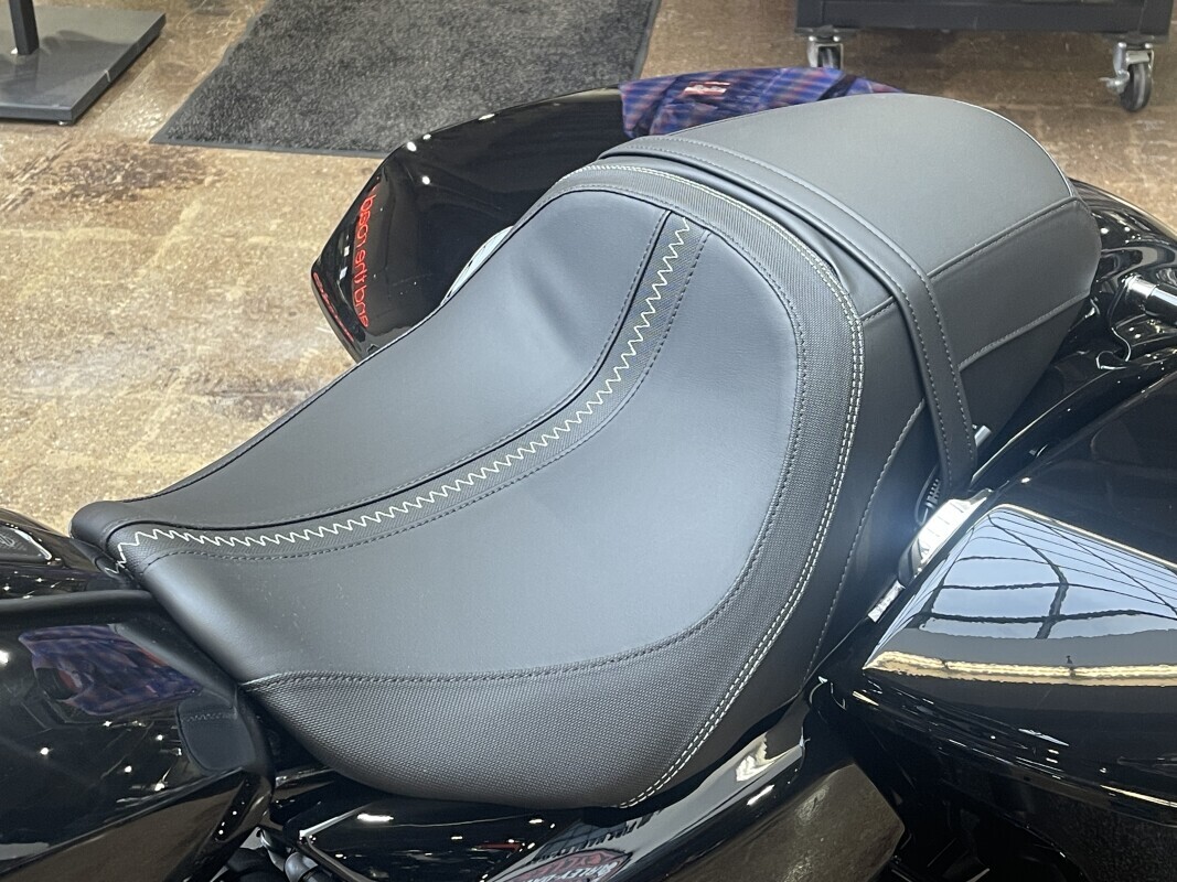 Harley-Davidson Road Glide 2025 FLTRX VIVID BLACK - Photo 9