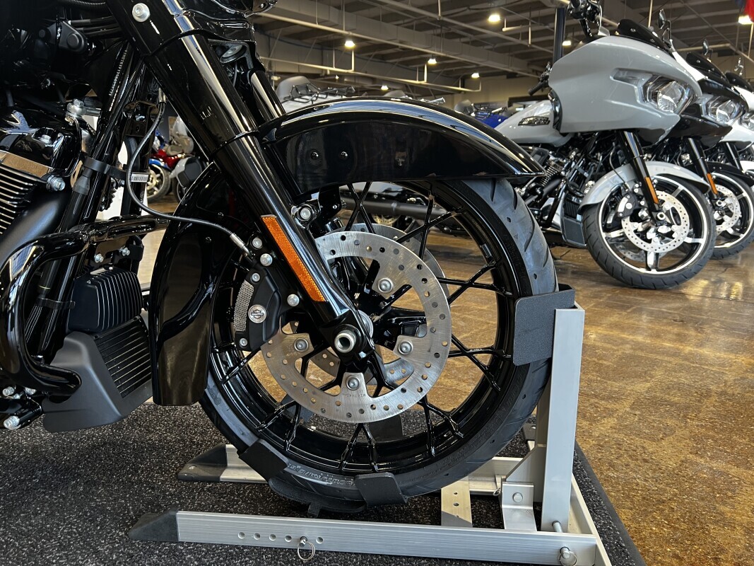 Harley-Davidson Road King Special 2025 FLHRXS VIVID BLACK - Photo 2