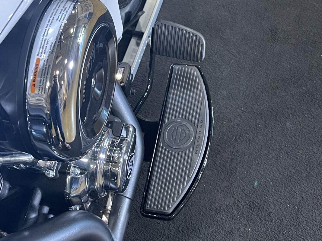 Harley-Davidson Heritage Classic 2025 FLHC WHITE ONYX PRL - Photo 4
