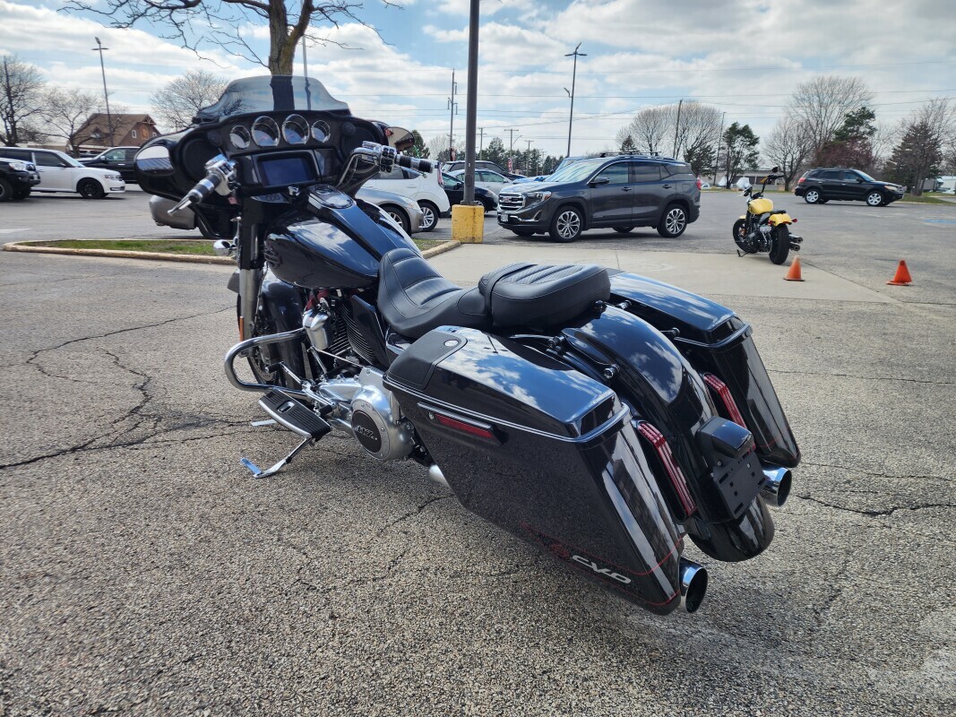 Harley-Davidson CVO Street Glide 2020 FLHXSE BLACK STARDUST - Photo 6