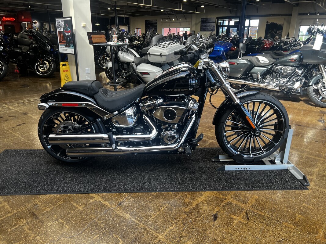 Harley-Davidson Breakout 2025 FXBR VIVID BLACK - Photo 5