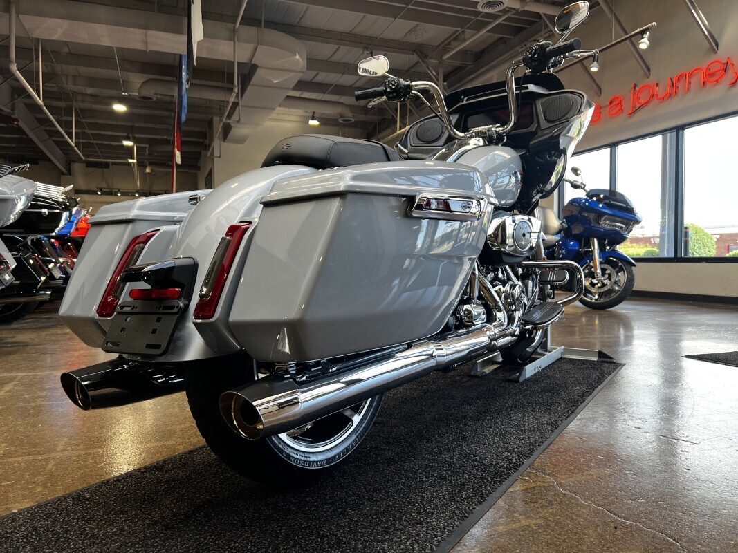 Harley-Davidson Road Glide 2025 FLTRX ATLAS SILVER - Photo 8