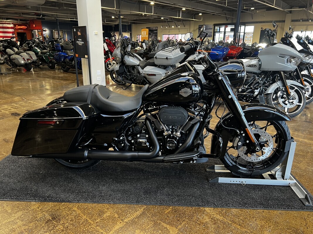 Harley-Davidson Road King Special 2025 FLHRXS VIVID BLACK - Photo 5