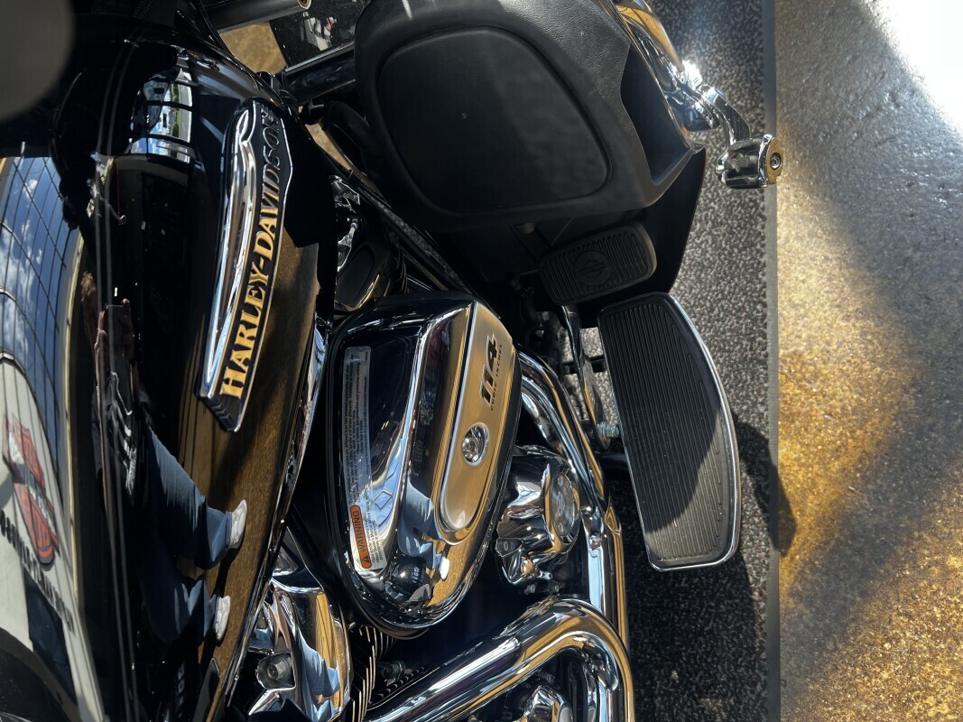 Harley-Davidson Tri Glide Ultra 2019 FLHTCUTG BLACK - Photo 4