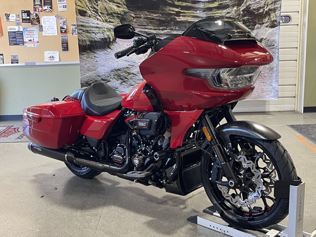 Harley-Davidson CVO Road Glide ST 2025 FLTRXSTSE RALLY RED