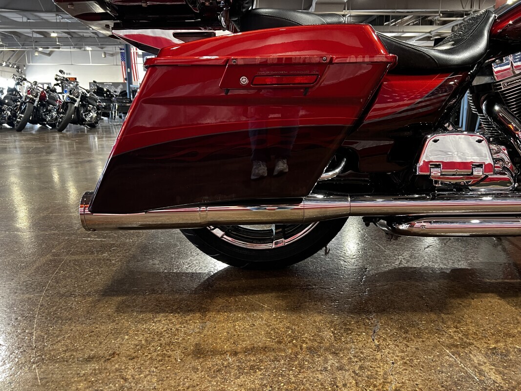 Harley-Davidson CVO Street Glide 2012 FLHXSE RED - Photo 8