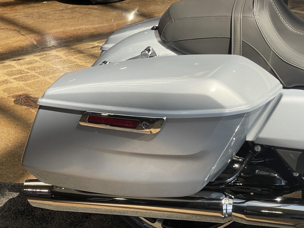 Harley-Davidson Road Glide 2025 FLTRX ATLAS SLV MTLIC - Photo 6