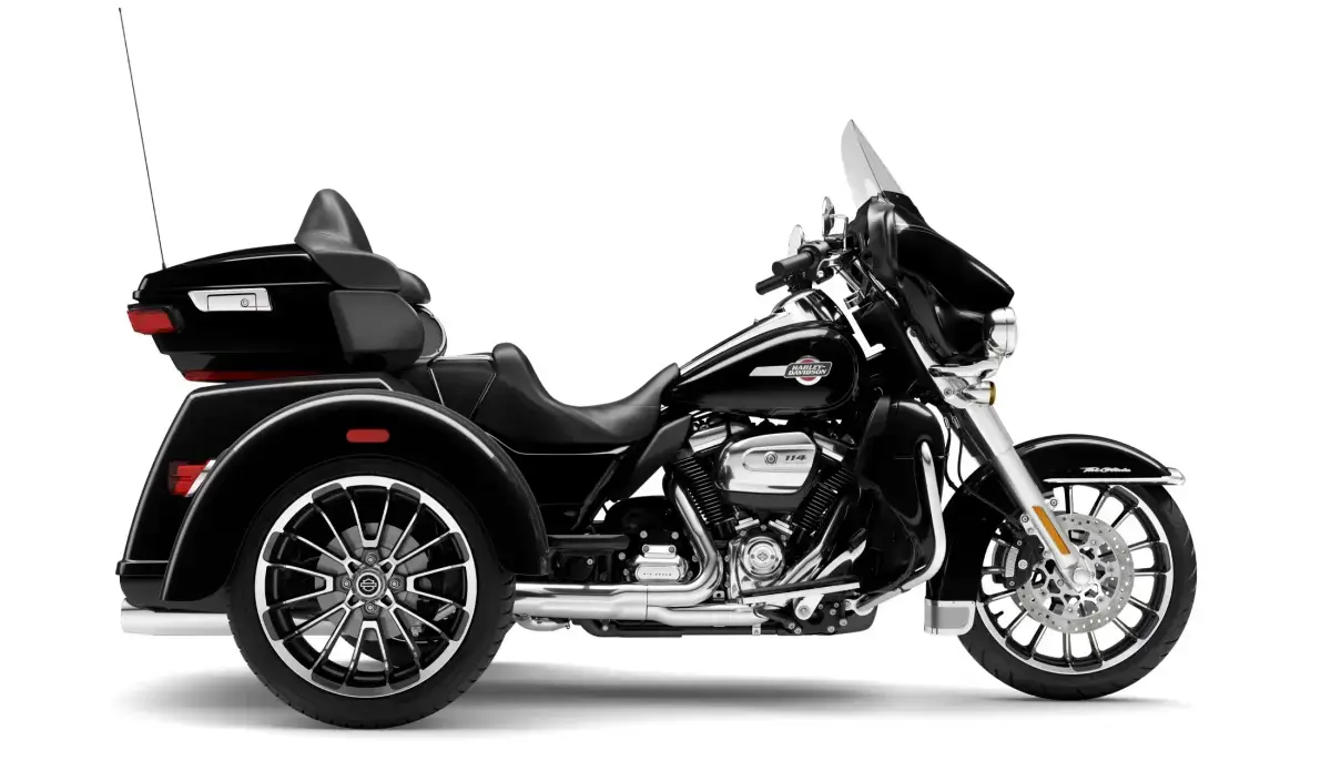 Harley-Davidson Tri Glide Ultra 2025 FLHTCUTG VIVID BLACK