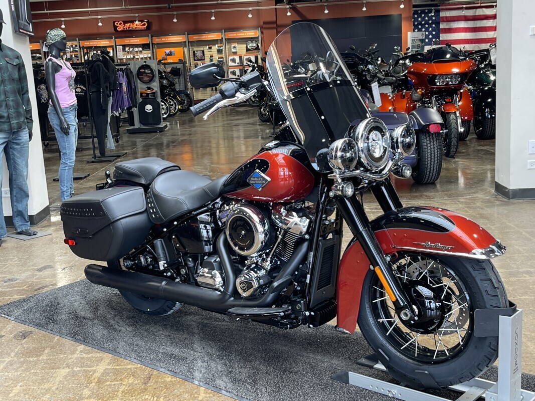 Harley-Davidson Heritage Classic 2025 FLHC WHISKEY FIRE/BLK