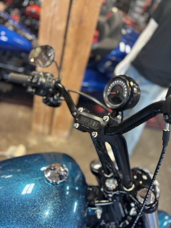Harley-Davidson Street Bob 2025 FXBB VIVID BLACK - Photo 5