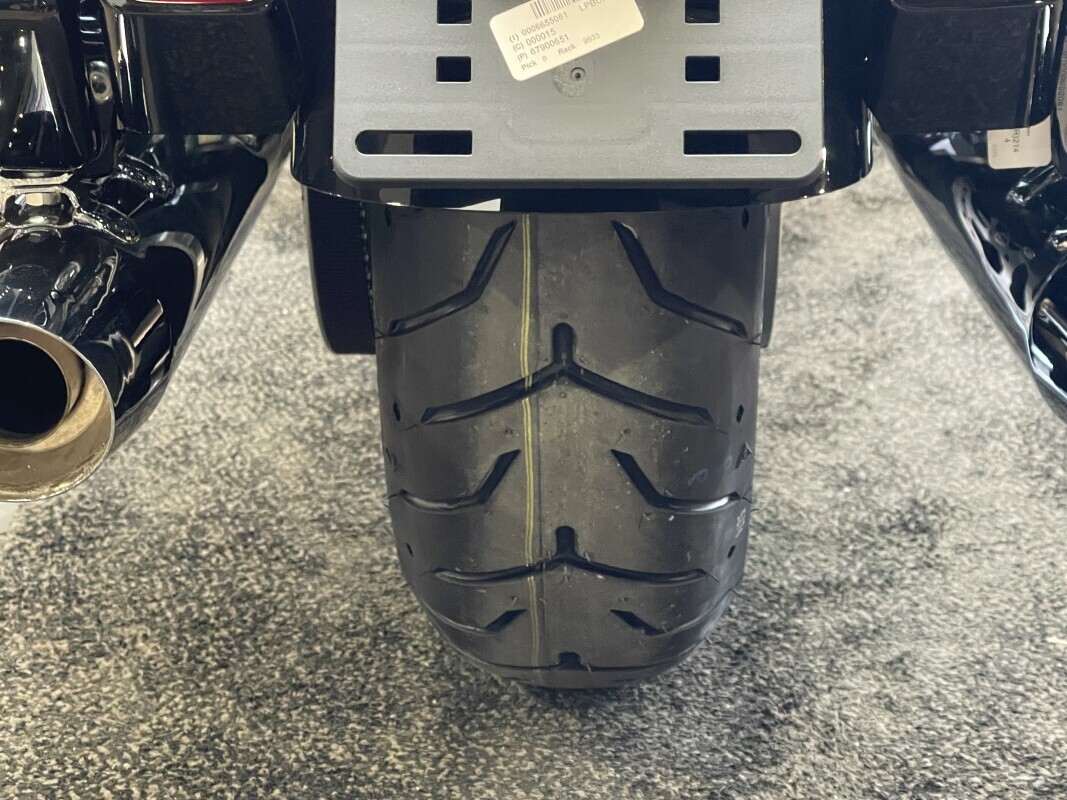 Harley-Davidson Road Glide 2025 FLTRX VIVID BLACK - Photo 9