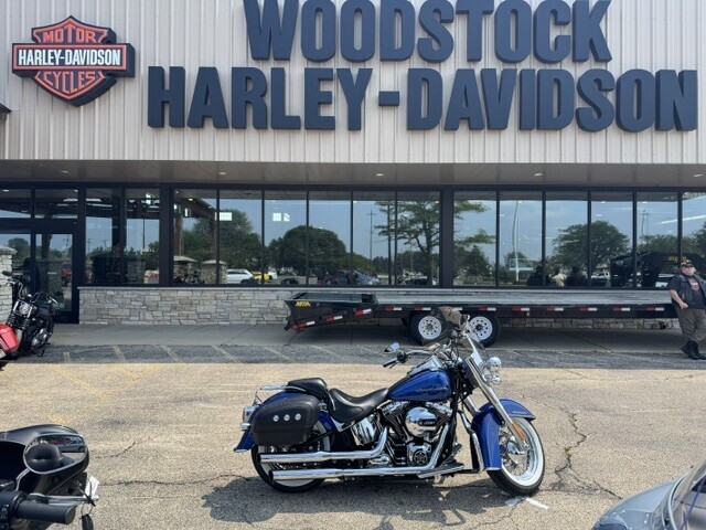 Harley-Davidson Softail Deluxe 2016 FLSTN BLUE