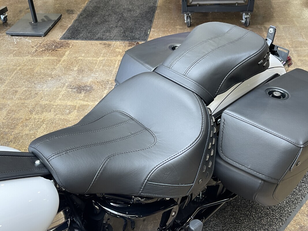 Harley-Davidson Heritage Classic 2025 FLHC WHITE ONYX PRL - Photo 9