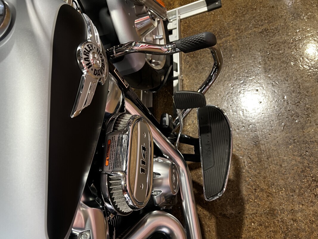 Harley-Davidson Fat Boy 114 2020 FLFBS SILVER/BLACK - Photo 4