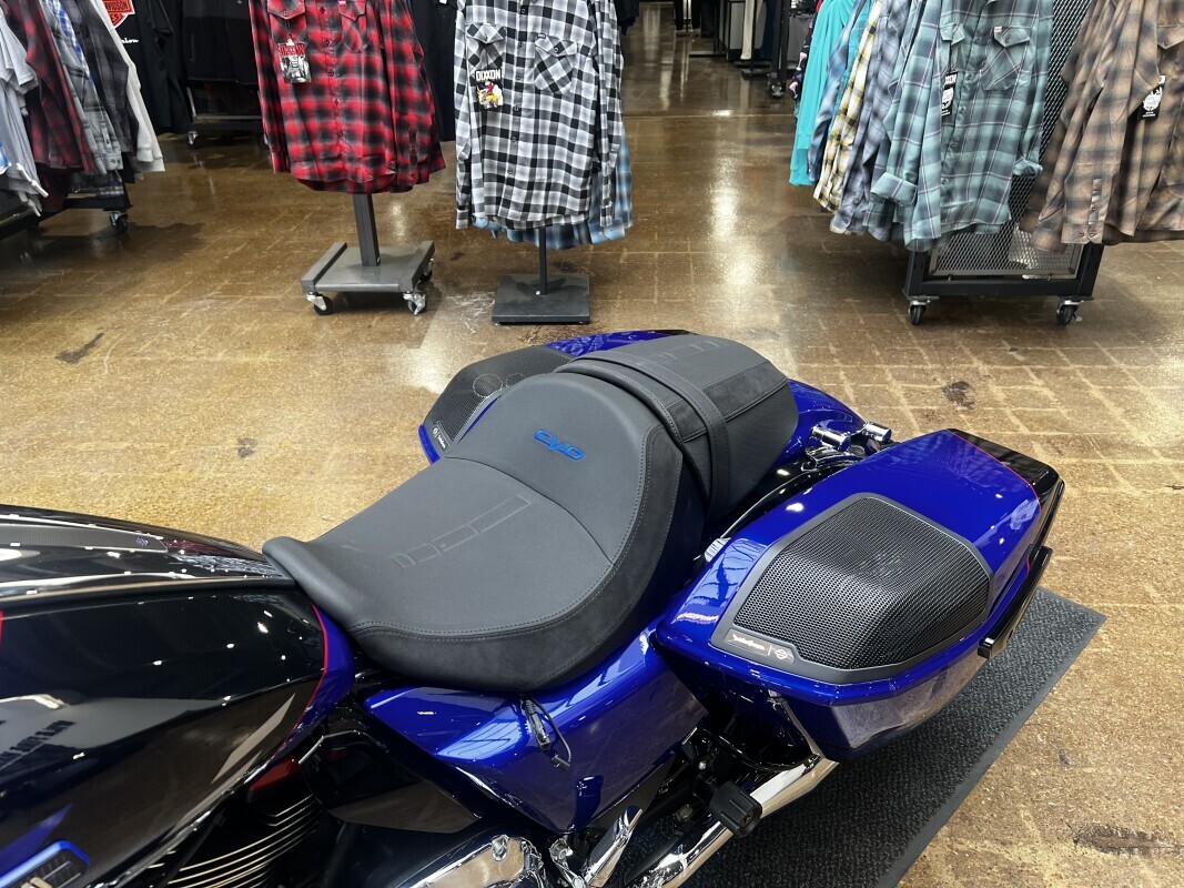 Harley-Davidson CVO Road Glide 2025 FLTRXSE BLUE STREAK - Photo 10