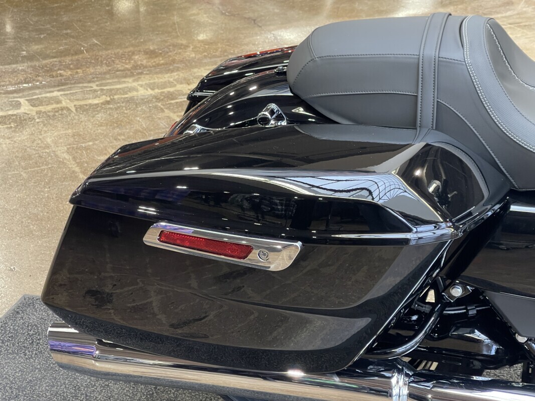 Harley-Davidson Road Glide 2025 FLTRX VIVID BLACK - Photo 6