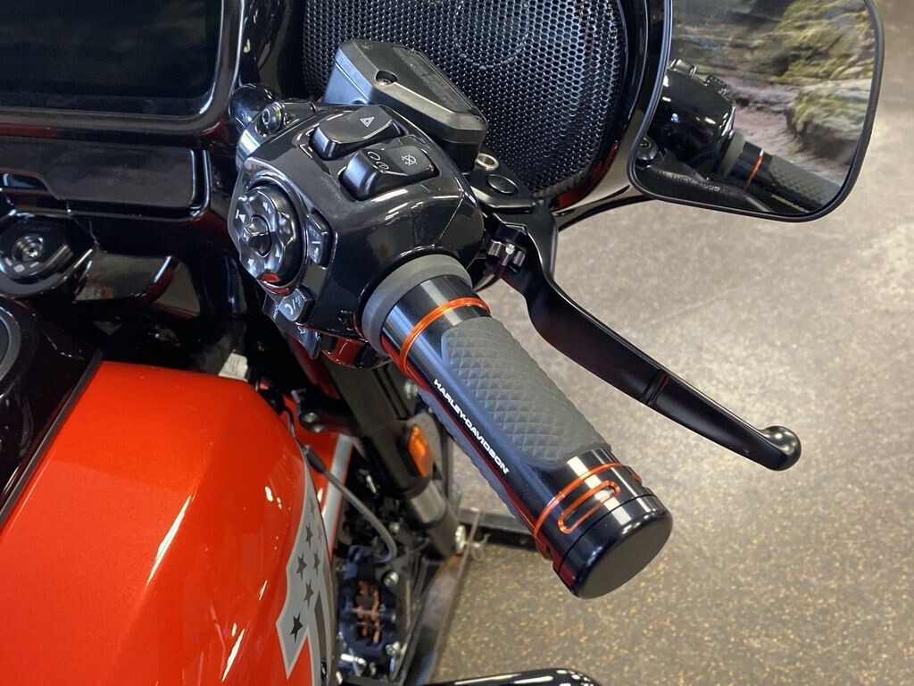 Harley-Davidson CVO Street Glide 2024 FLHXSE LEGENDARY - Photo 3