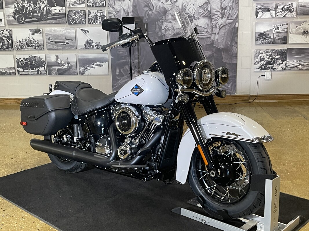 Harley-Davidson Heritage Classic 2025 FLHC WHITE ONYX PRL