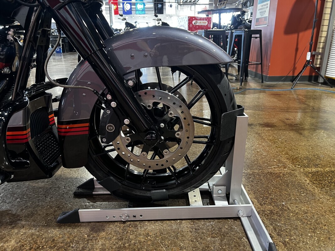 Harley-Davidson CVO Street Glide 2020 FLHXSE GRAY - Photo 3