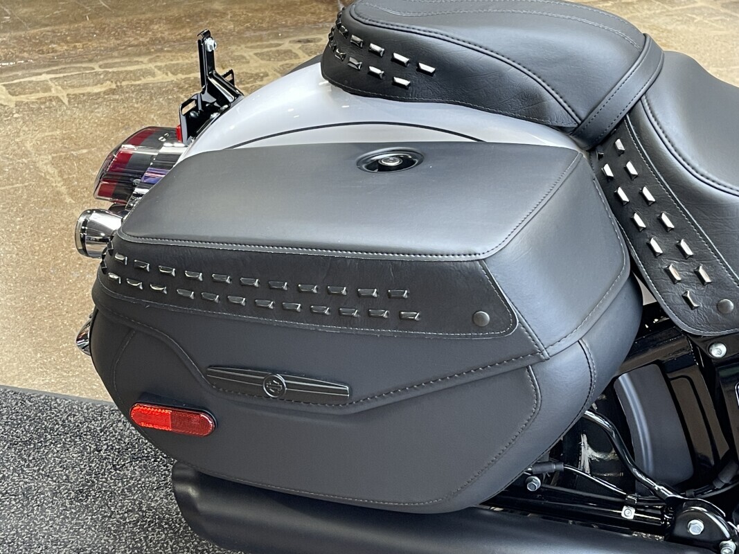 Harley-Davidson Heritage Classic 2025 FLHC WHITE ONYX PRL - Photo 6