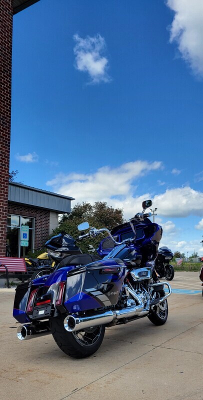 Harley-Davidson CVO Road Glide 2025 FLTRXSE BLUE STREAK - Photo 3