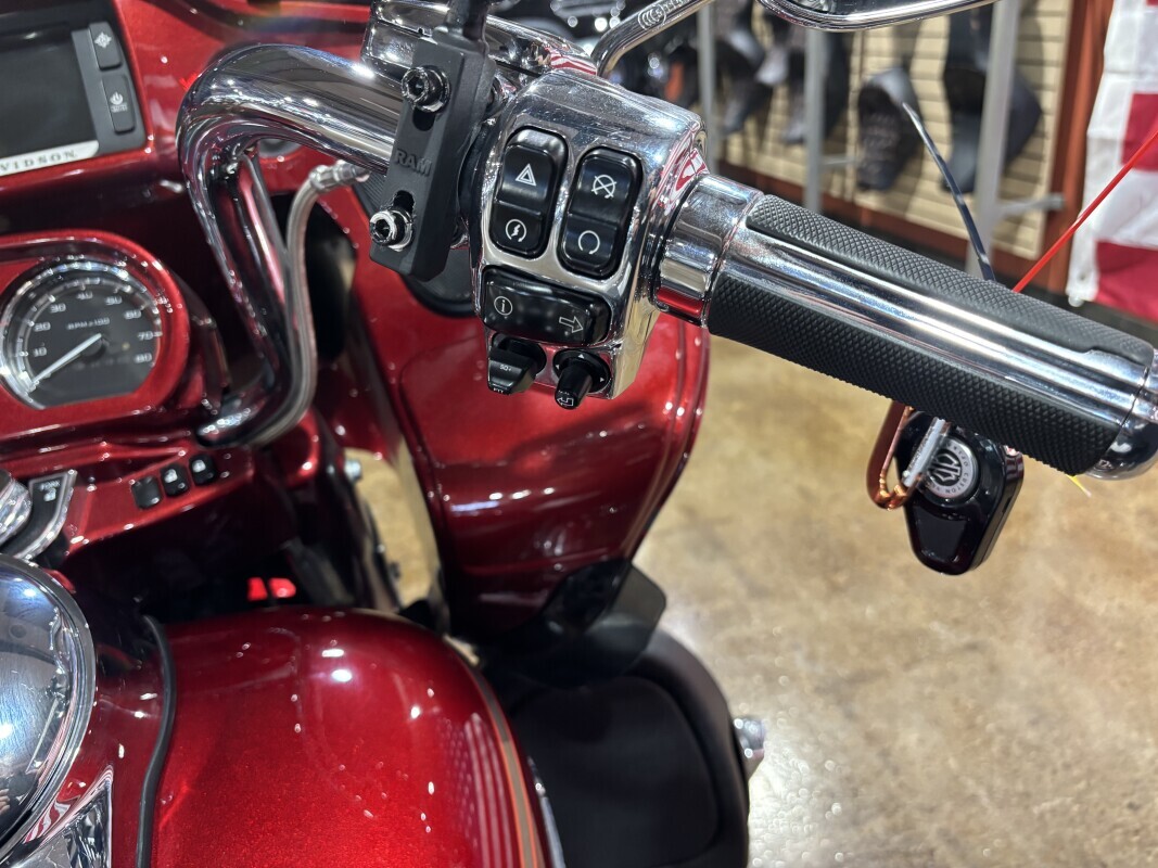 Harley-Davidson CVO Road Glide Ultra 2016 FLTRUSE RUBY RED/PALLADIUM - Photo 6