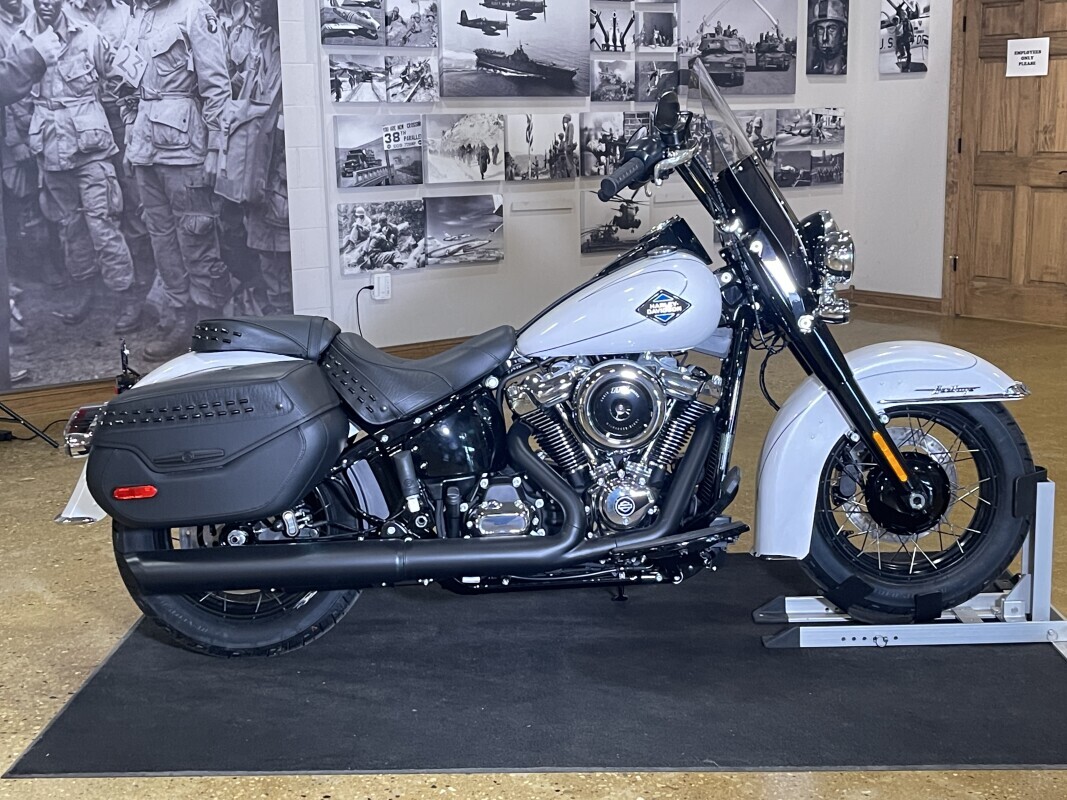 Harley-Davidson Heritage Classic 2025 FLHC WHITE ONYX PRL - Photo 5