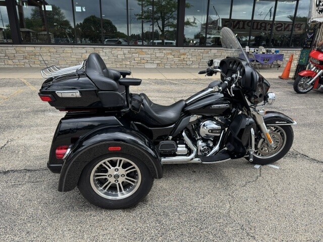 Harley-Davidson Tri Glide Ultra 2015 FLHTCUTG BLACK - Photo 2