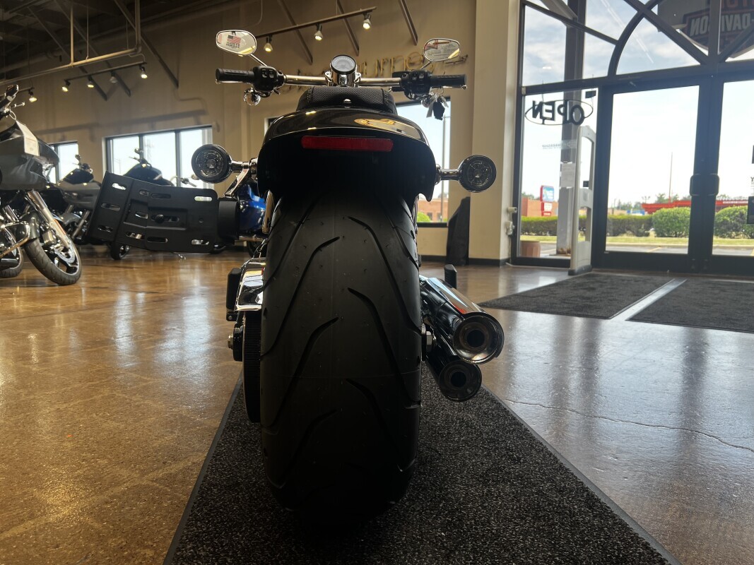 Harley-Davidson Breakout 2025 FXBR VIVID BLACK - Photo 9