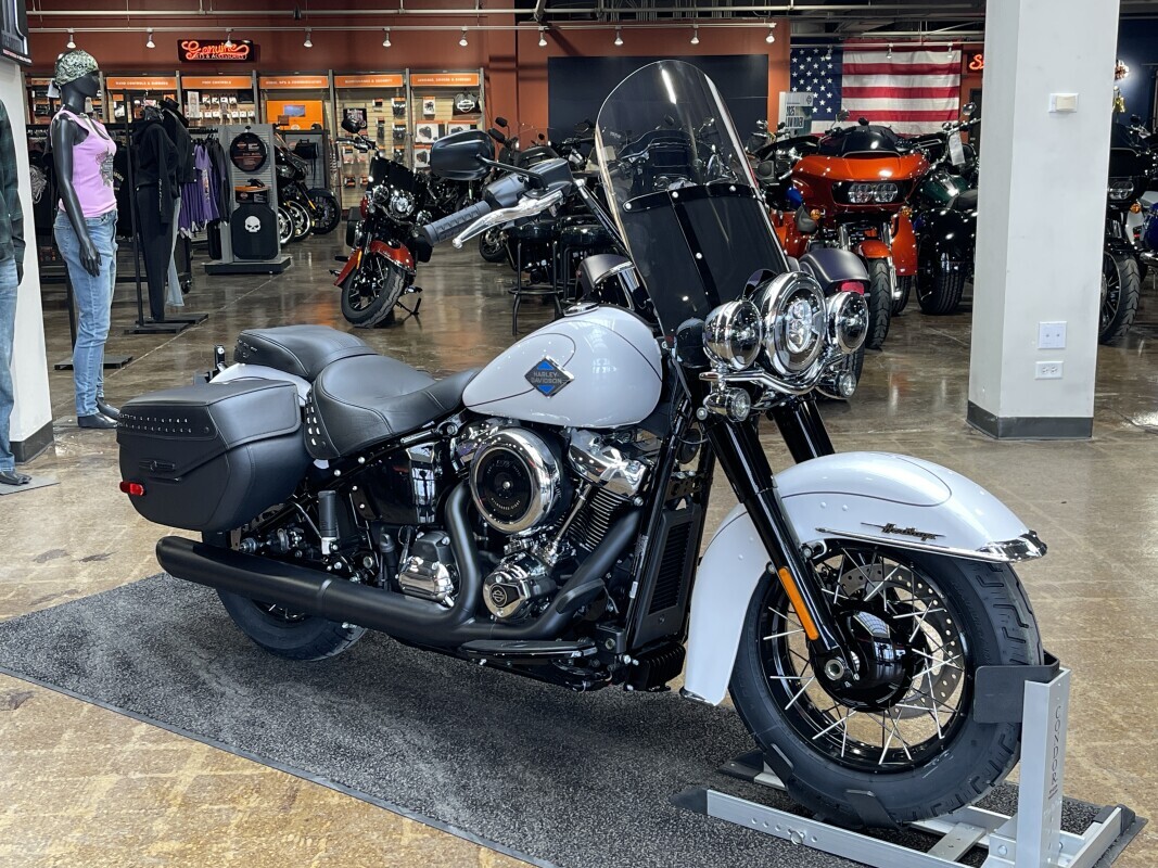 Harley-Davidson Heritage Classic 2025 FLHC WHITE ONYX PRL
