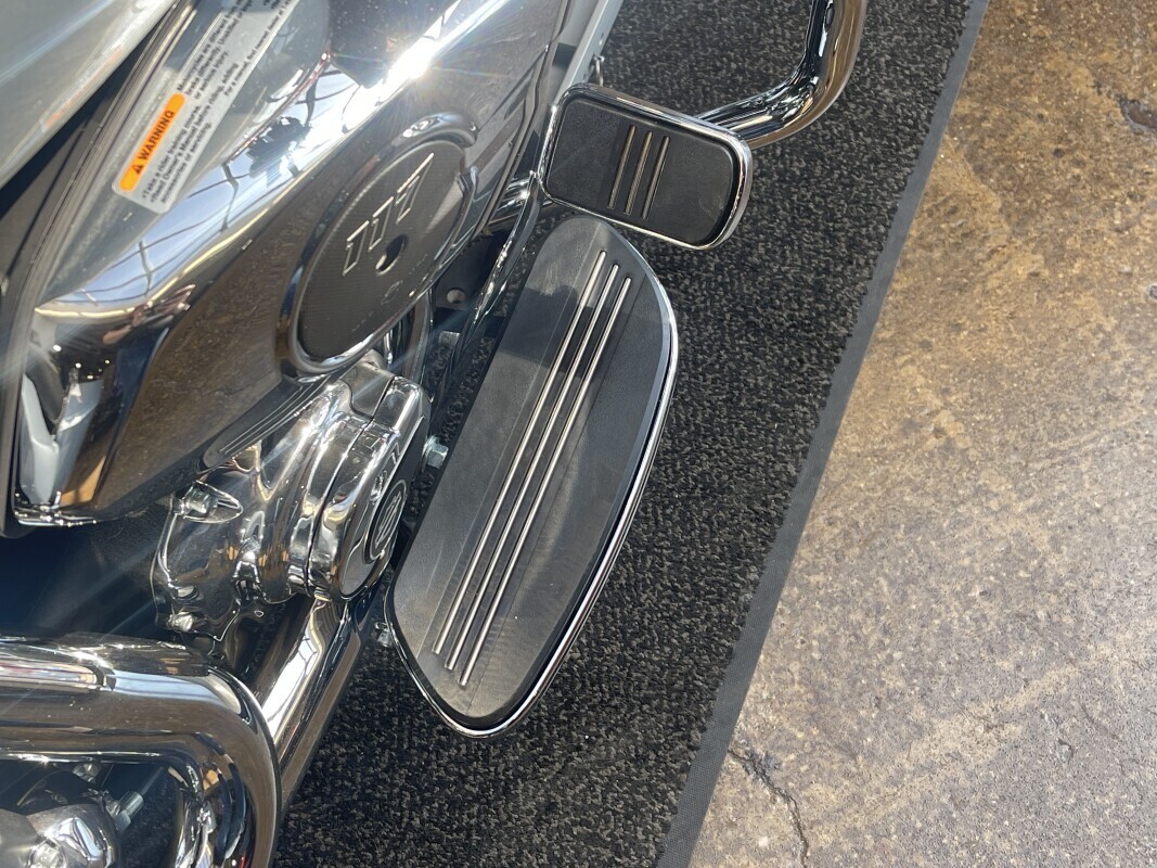 Harley-Davidson Road Glide 2025 FLTRX ATLAS SLV MTLIC - Photo 4